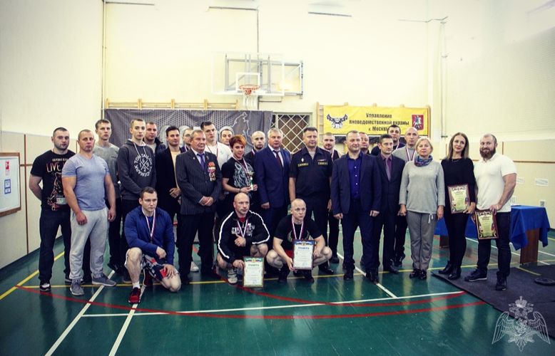 В Москве прошли соревнования по пауэрлифтингу, посвященные памяти Героя России Виктора Глебова 
