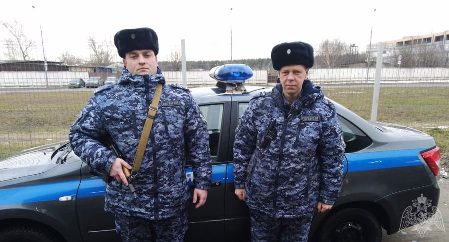 Столичные росгвардейцы помогли женщине, страдающей потерей памяти, вернуться домой