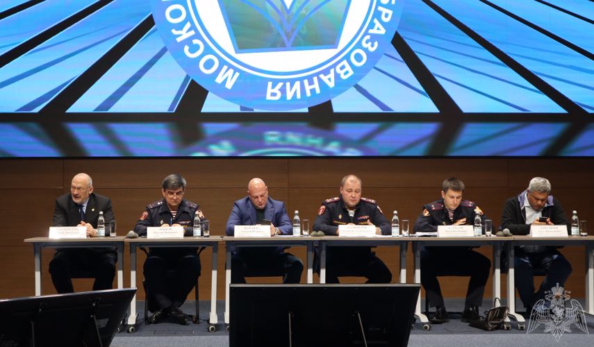Вопросы обеспечения Росгвардией и частными охранниками безопасности объектов образования обсудили в Москве