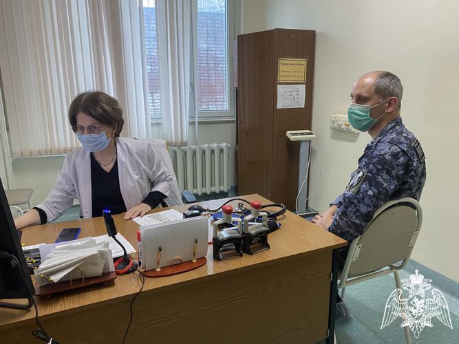 Около 150 росгвардейцев сдали донорскую кровь в Москве 