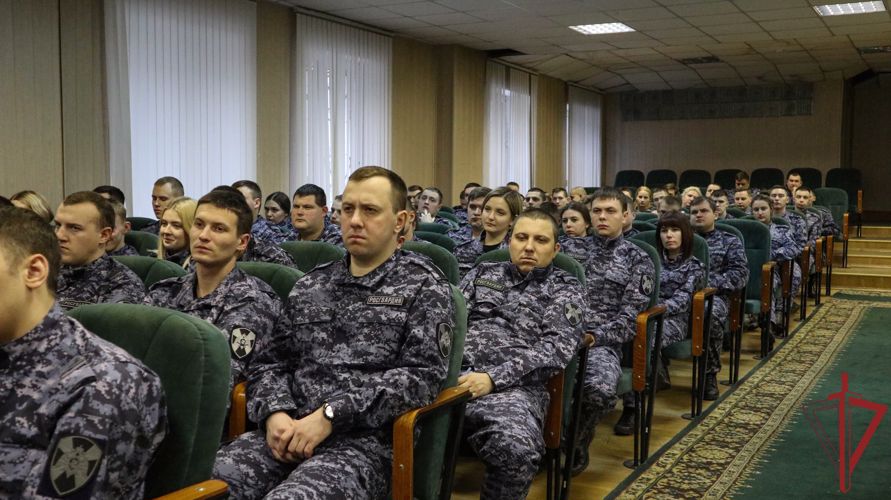 Сотрудники Росгвардии проводят в Москве памятные мероприятия ко Дню снятия блокады Ленинграда