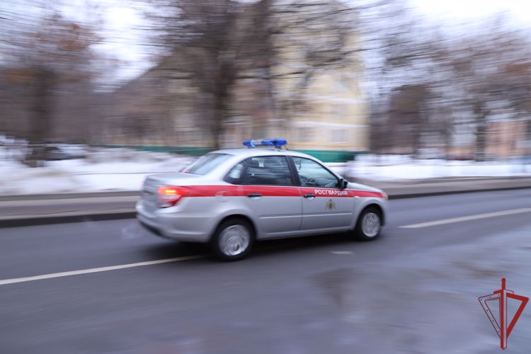 Сотрудники Росгвардии задержали распространителей наркотиков в Москве