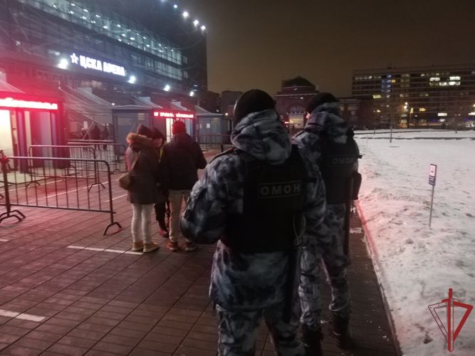 Сотрудники Росгвардии обеспечили безопасность проведения хоккейного матча в Москве