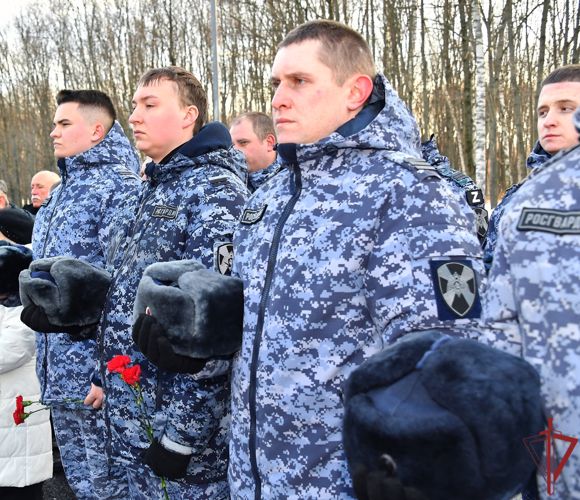 Столичные росгвардейцы провели памятные церемонии к дню победы в сталинградской битве