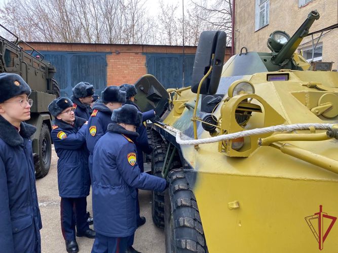 Столичный спецназ Росгвардии поделился опытом  с кадетами  московского президентского училища им.Шолохова