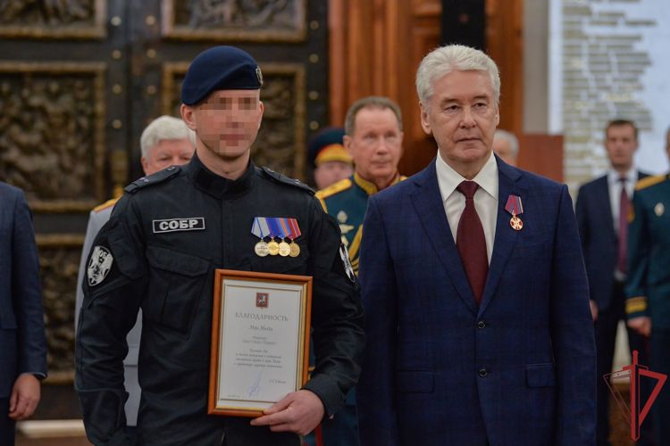 Мэр Москвы Сергей Собянин вручил благодарности сотрудникам  столичного главка Росгвардии 