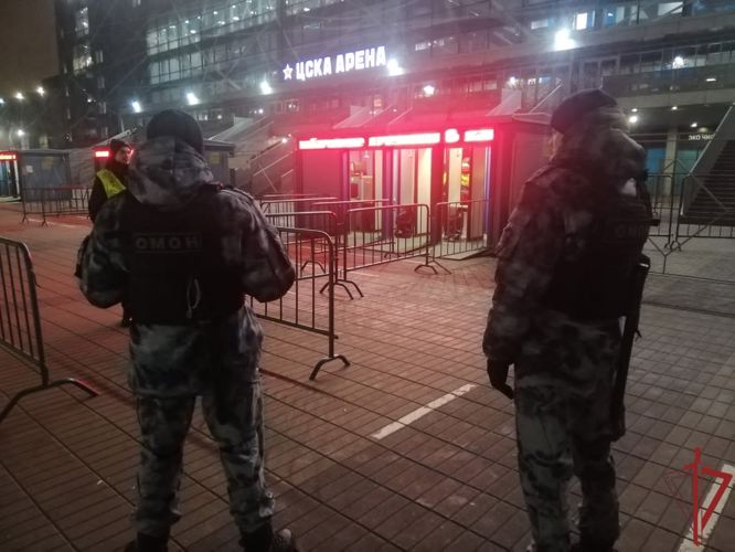 Сотрудники росгвардии обеспечили безопасность проведения хоккейного матча в Москве