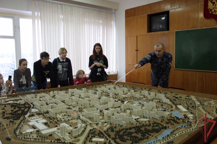 День открытых дверей провели для детей в столичном главке Росгвардии
