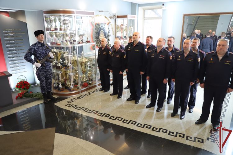 В управлении вневедомственнойохраны столичного главка Росгвардии почтили память погибших товарищей