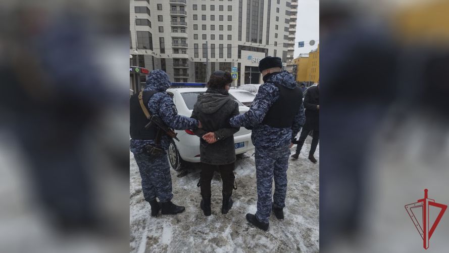 Росгвардейцы задержали "закладчика" особо крупной партии героина в центре столицы (Видео)