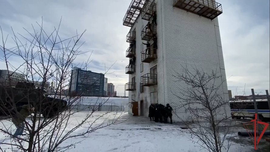 Тактико-специальные учения спецназа Росгвардии прошли в Москве
