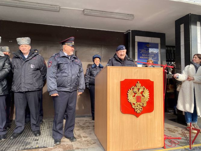 Представители столичного главка Росгвардии поздравили выпускников юридического колледжа с окончанием обучения