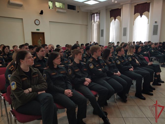 Психолог Росгвардии провела круглый стол для будущих правоохранителей
