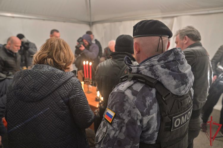Столичные Росгвардейцы обеспечили безопасность прибытия благодатного огня и пасхальных богослужений