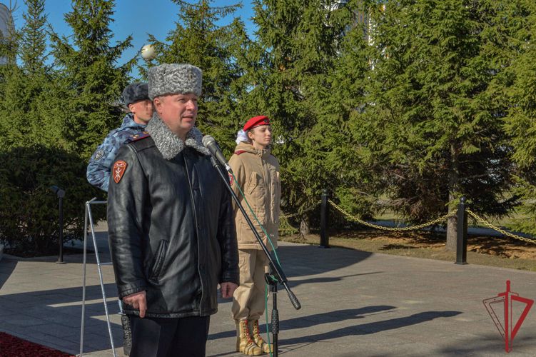 В Москве сотрудники ОМОН«Авангард» открыли аллею славы в день памяти погибших боевых товарищей