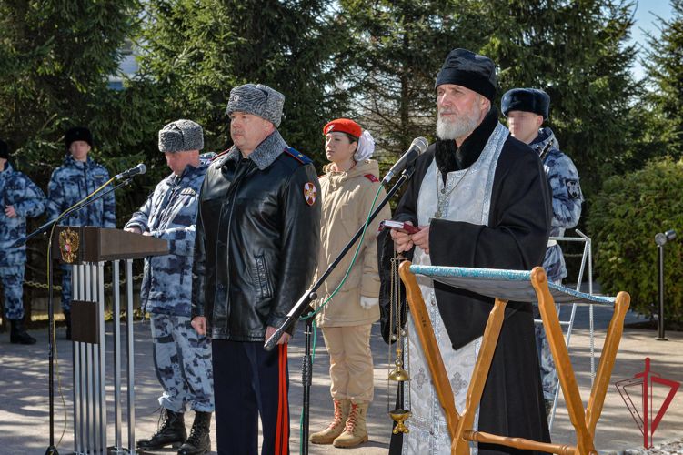 В Москве сотрудники ОМОН«Авангард» открыли аллею славы в день памяти погибших боевых товарищей
