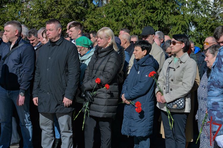 В Москве сотрудники ОМОН«Авангард» открыли аллею славы в день памяти погибших боевых товарищей