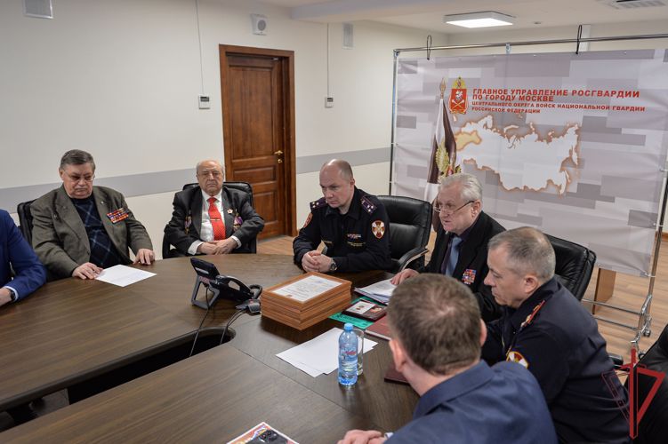 В столичном главке Росгвардии состоялся круглый стол с участием  ветеранов подразделений