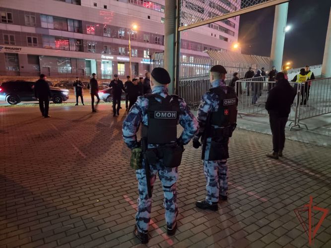 Общественную безопасность на футбольном матче в Москве обеспечили сотрудники Росгвардии