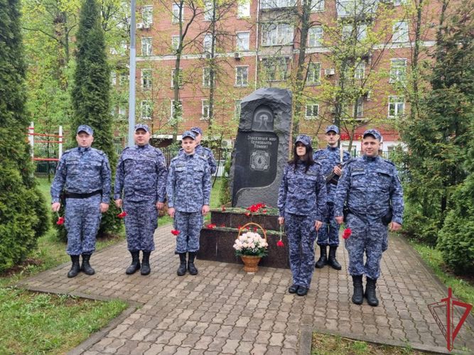 Столичные росгвардейцы почтили память ликвидаторов аварии на Чернобыльской АЭС