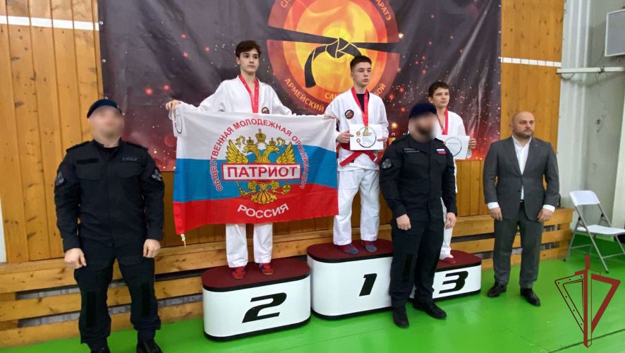 Росгвардейцы приняли участие в церемонии открытия чемпионата по армейскому рукопашному бою