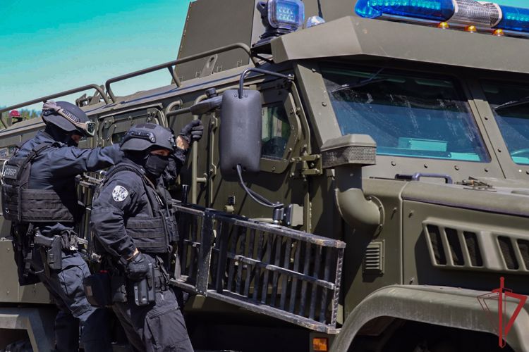 Сотрудники Росгвардии организовали праздник для детей сотрудников и военнослужащих в Москве