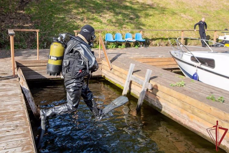 Водолазы Росгвардии отмечают профессиональный праздник