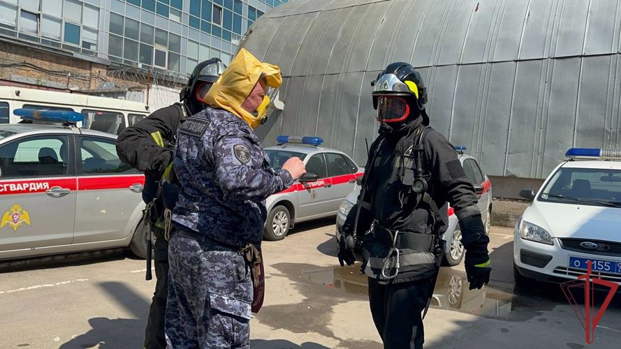 Пожарно-тактические учения провела Росгвардия совместно с МЧС в столице