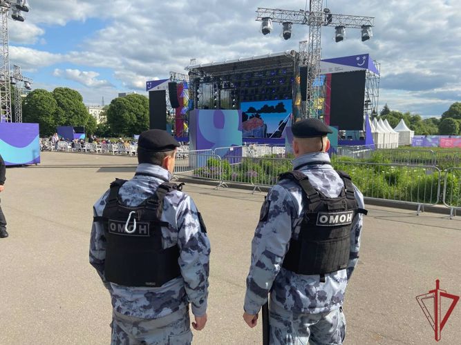 Росгвардия обеспечила безопасность во время проведения фестивалей «Красная площадь» и «Небо»