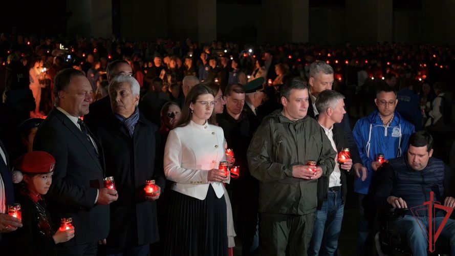 Столичные росгвардейцы приняли участие во Всероссийской мемориальной акции «Свеча памяти» на Поклонной горе