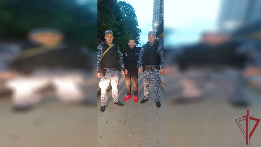 В столице сотрудники вневедомственной охраны задержали семейный подряд, работающий на наркомаркет