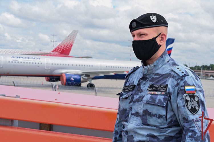 День образования отряда отмечает столичный ОМОН «Меч» на транспорте
