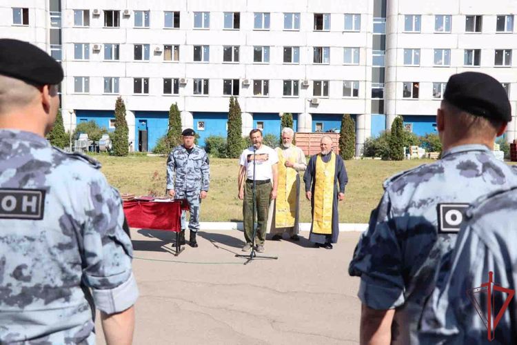 Столичный ОМОН «Авангард» посетил автомобильный крестный ход «Святая Русь»
