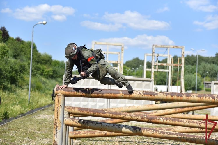 В столичном ОМОН «Авангард» определили лучших по военно-прикладным видам спорта