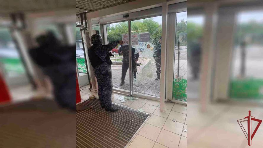 Столичные росгвардейцы задержали мужчину, незаконно проникшего на охраняемый объект и устроившего погром
