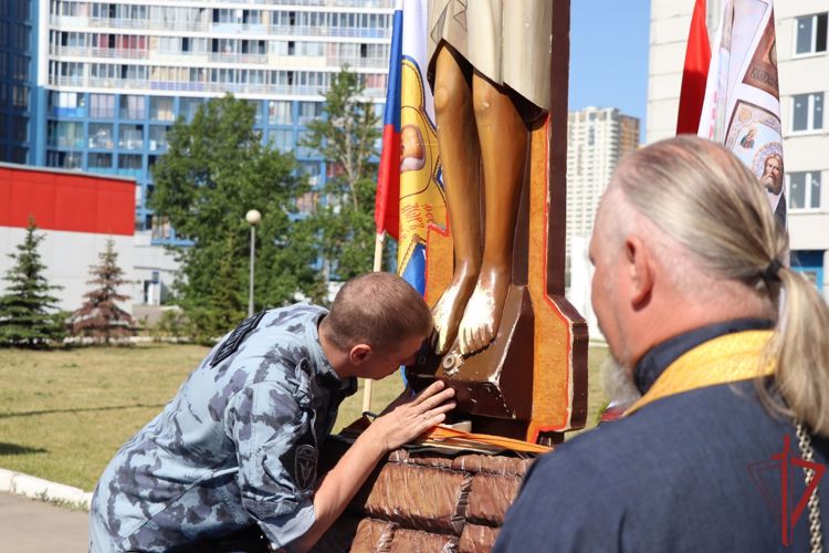 Столичный ОМОН «Авангард» посетил автомобильный крестный ход «Святая Русь»