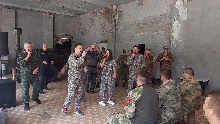 Ансамбль столичного главка Росгвардии принял участие в акции «Своих не бросаем»