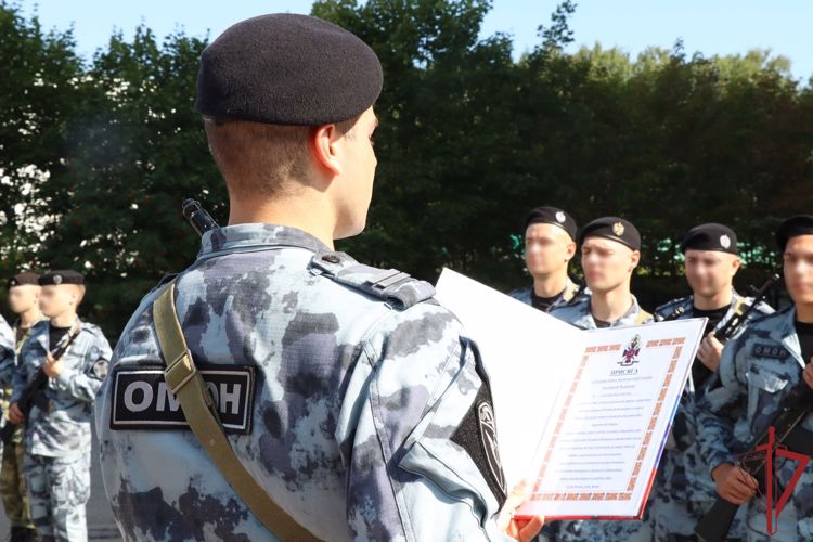 В Москве росгвардейцы торжественно приняли присягу