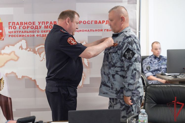 В столичном главке Росгвардии наградили особо отличившихся сотрудников государственными наградами
