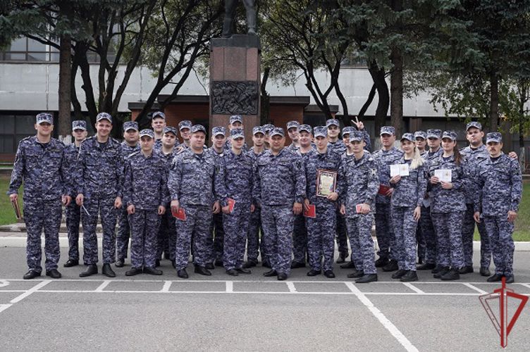 Более 200 сотрудников столичного главка Росгвардии завершили профессиональное обучение