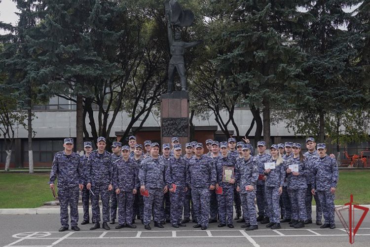 Более 200 сотрудников столичного главка Росгвардии завершили профессиональное обучение