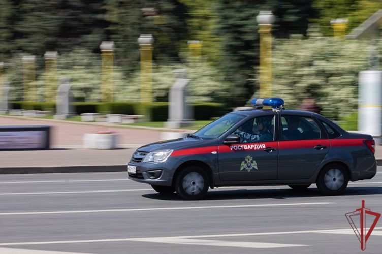 Столичные росгвардейцы задержали похитителя дорогостоящего виски