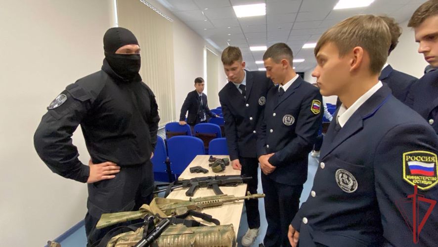 Росгвардейцы провели мероприятия, посвящённые Дню солидарности в борьбе с терроризмом