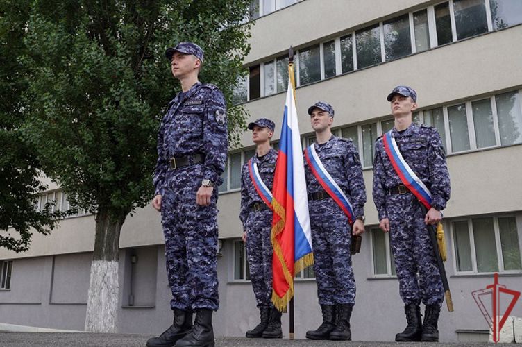 Более 200 сотрудников столичного главка Росгвардии завершили профессиональное обучение