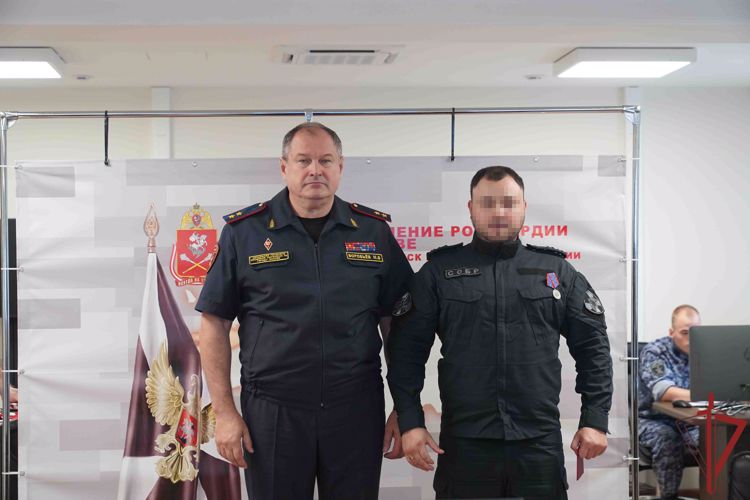 Начальник столичного главка Росгвардии вручил государственные награды отличившимся спецназовцам