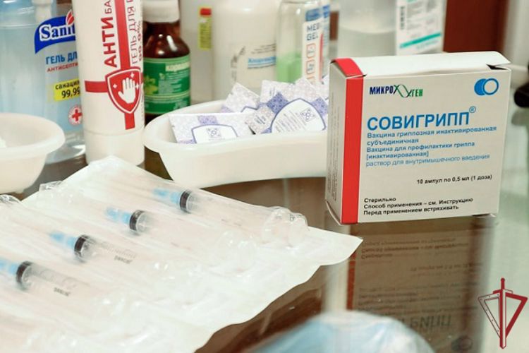 В Москве сотрудники Росгвардии сделали прививки от сезонного гриппа