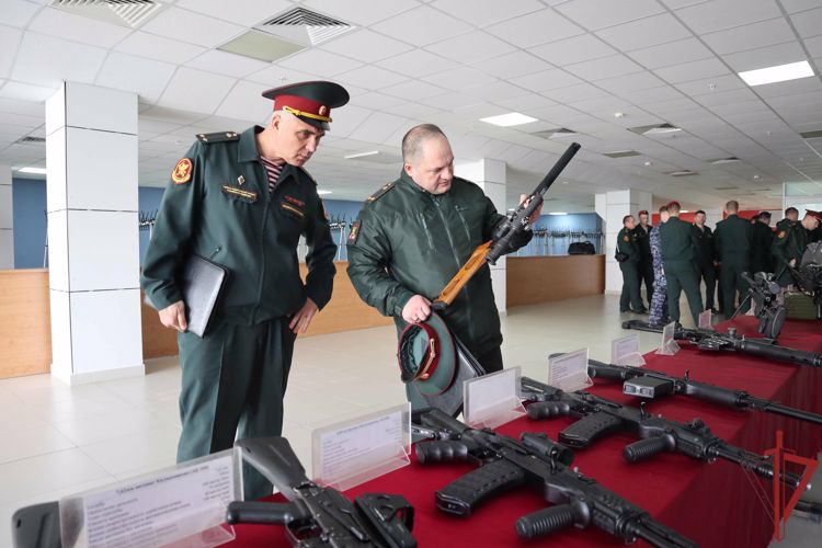 Со спецподразделениями столичного главка Росгвардии познакомили слушателей общевойсковой академии