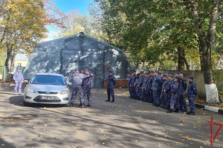 Педагогов Центра подготовки столичного главка Росгвардии поздравили с профессиональным праздником