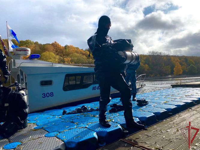Водолазы Росгвардии  провели тренировочные спуски на Москве-реке