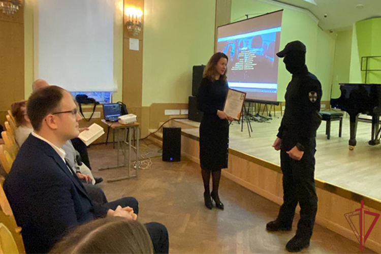 Столичный спецназ Росгвардии провел лекцию антитеррору для студентов музыкально-педагогического института